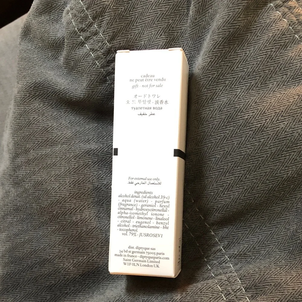 Diptyque Eau de Toilette with Black Cap - Picture 3 of 3